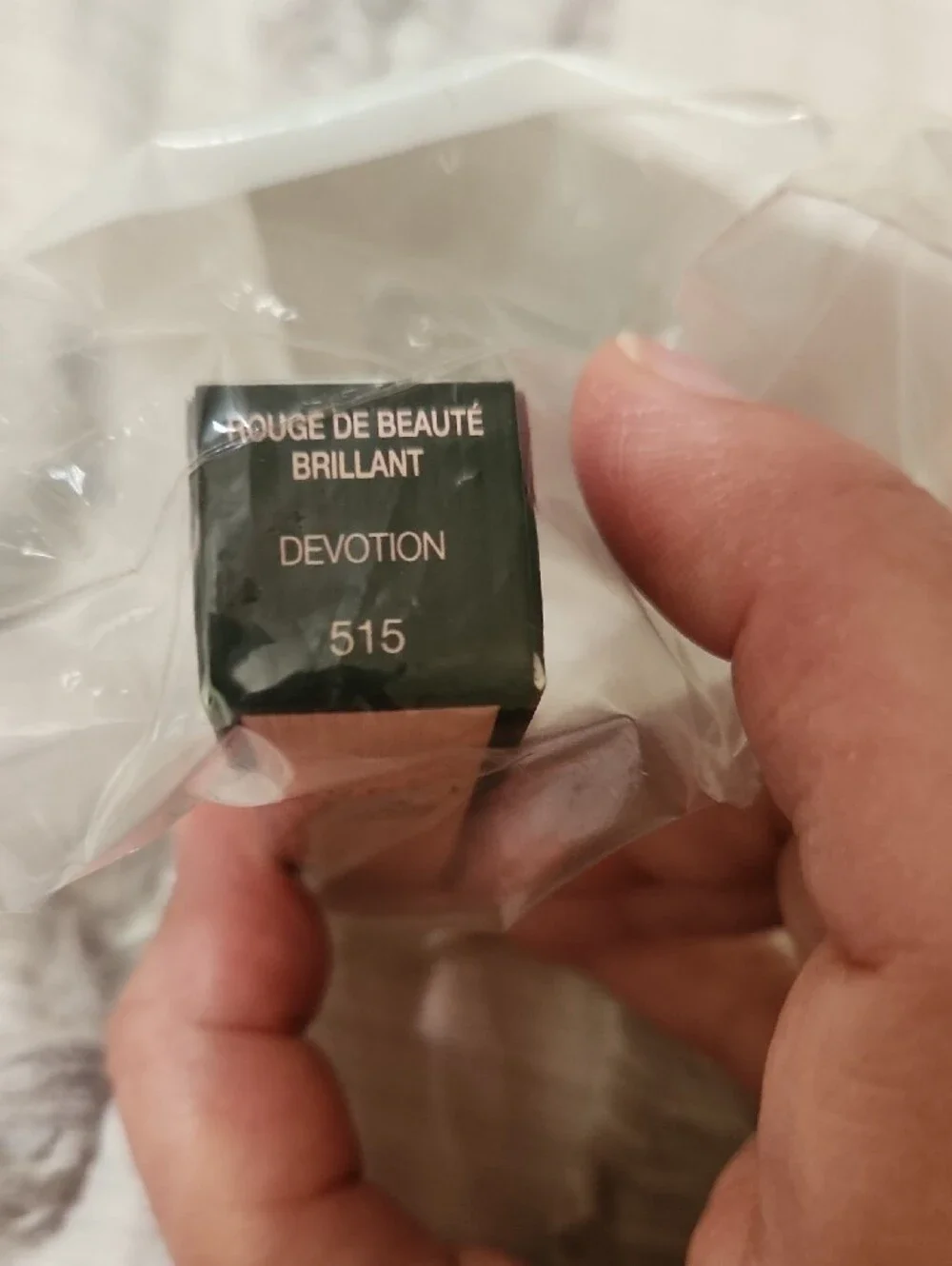NWT, Gucci Glow & Care Lip Colour